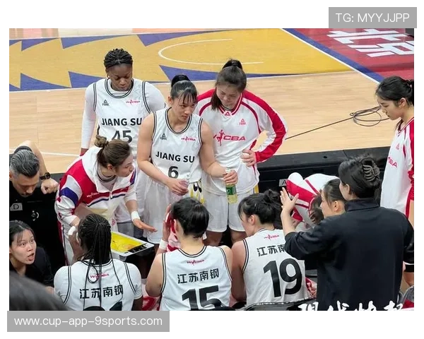 女篮替补席爆发多点得分带来翻盘